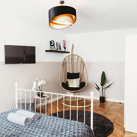 Clicktheflat Jasna Palace Of Culture Varsovie